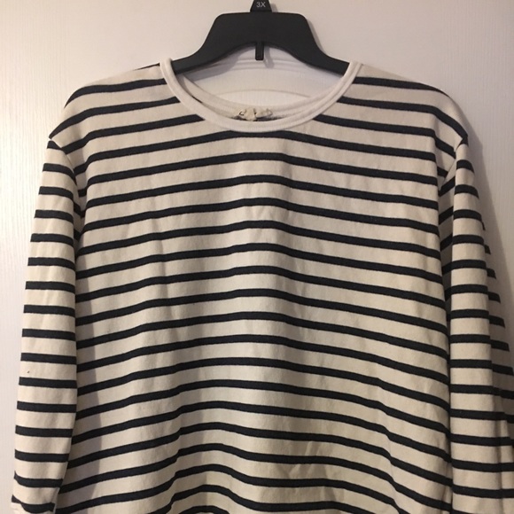 Cute Navy and white sweatshirt - Picture 1 of 1